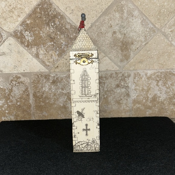 1990 Rapunzel in her Tower - A Jack in the Box Doll by Ann Fuller - Picture 2 of 7